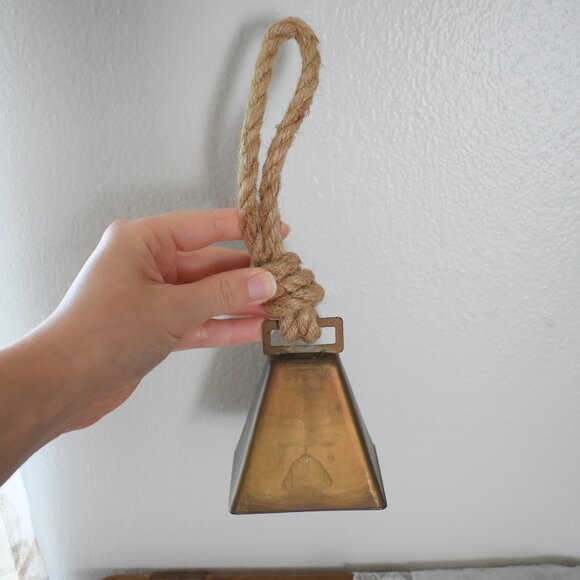 Rustic Metal Cow Bell On Rope Handle Country Cottagecore Farmhouse Home Decor - Picture 6 of 6